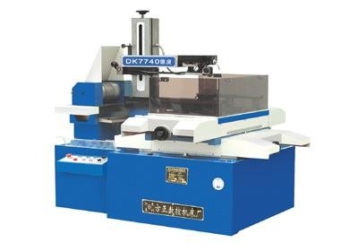 Commande numérique par ordinateur de haute précision attachant du ruban adhésif à la découpeuse 2kw Φ0.16mm - Φ0.22mm d'EDM