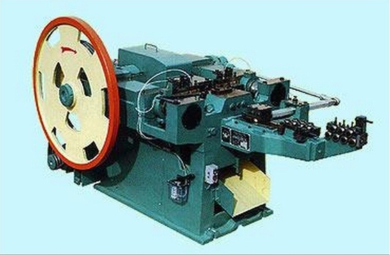 Clou automatique industriel de fil faisant la grande vitesse de machine pour le clou de rivet