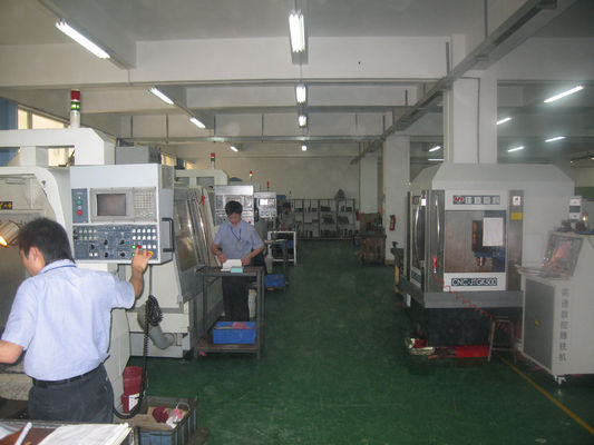 les pièces à trois voies en métal de valve formant et traitant la machine d'extrusion d'impact ont expulsé des pièces